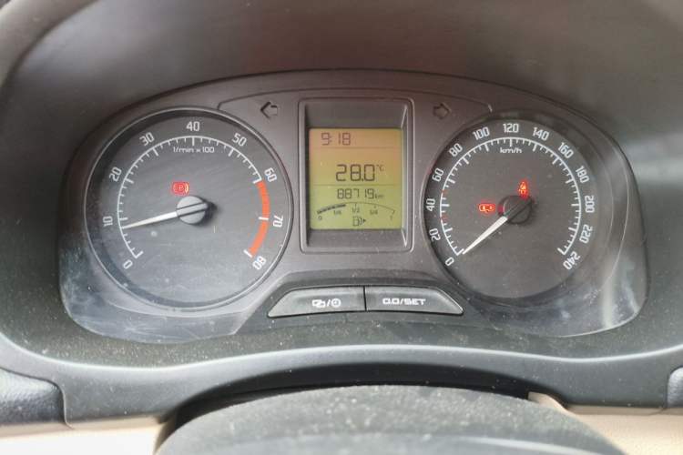 Used Skoda Fabia 2014 1.4L Manual Crystal Edition Odometer Close Up