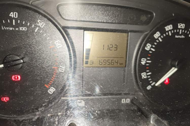 Used Skoda Fabia 2014 1.4L Manual Crystal Edition Odometer Close Up