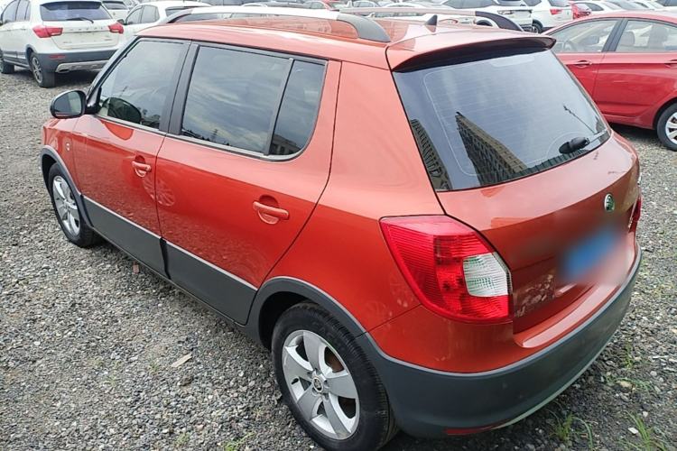 Used Skoda Fabia 2014 1.6L Scout Rear Left 45 Deg