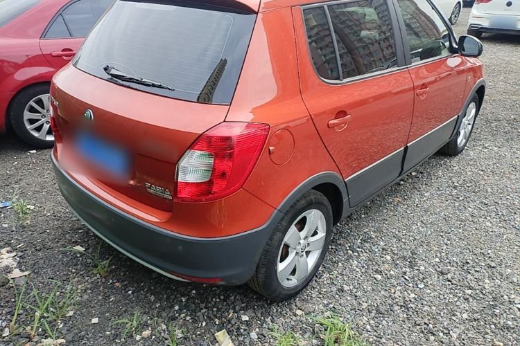 Used Skoda Fabia 2014 1.6L Scout Rear Right 45 Deg