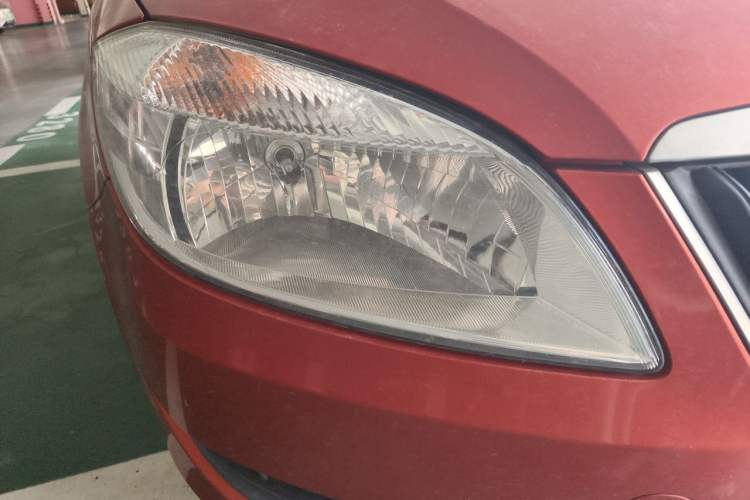 Used Skoda Fabia 2014 1.4L Automatic Crystal Edition Right Front Headlight