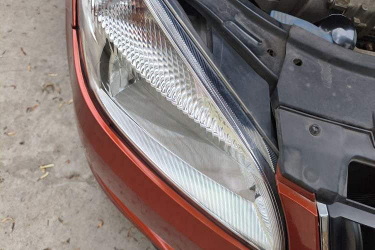 Used Skoda Fabia 2014 1.4L Manual Crystal Edition Right Front Headlight