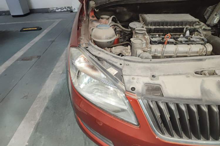 Used Skoda Fabia 2014 1.4L Manual Crystal Edition Right Front Headlight
