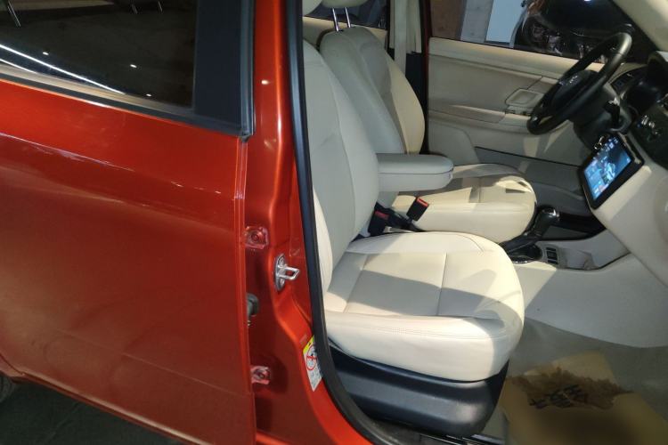 Used Skoda Fabia 2014 1.4L Automatic Crystal Edition Right Front Seat