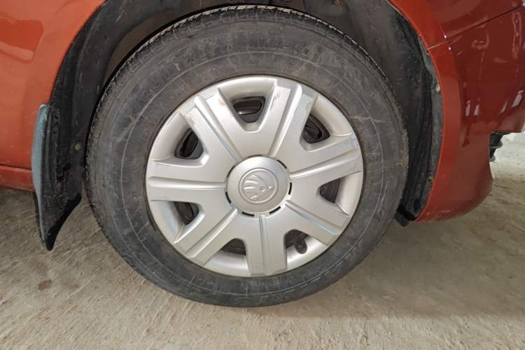 Used Skoda Fabia 2014 1.4L Automatic Crystal Edition Right Front Wheel Hub