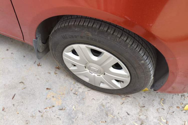 Used Skoda Fabia 2014 1.4L Manual Crystal Edition Right Front Wheel Hub