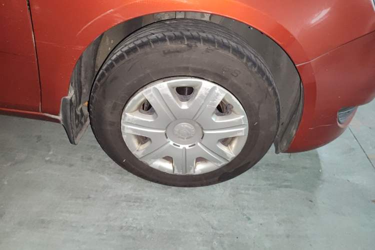 Used Skoda Fabia 2014 1.4L Manual Crystal Edition Right Front Wheel Hub