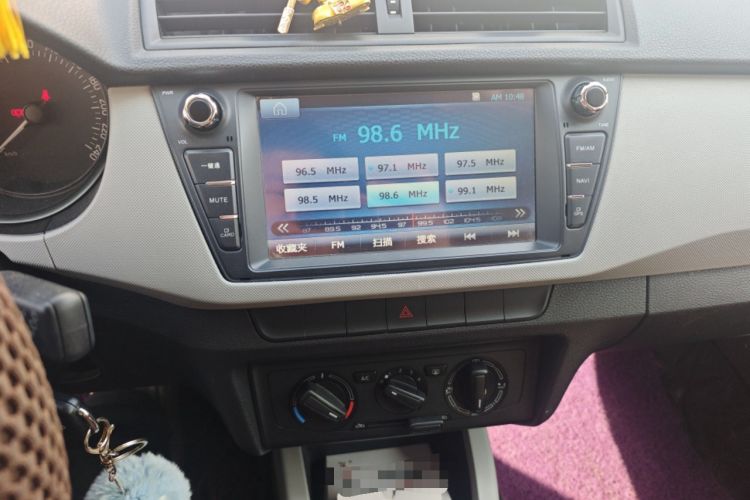 Used Skoda Fabia 2015 1.4L Automatic Front-Drive Model Audio And AC Panel