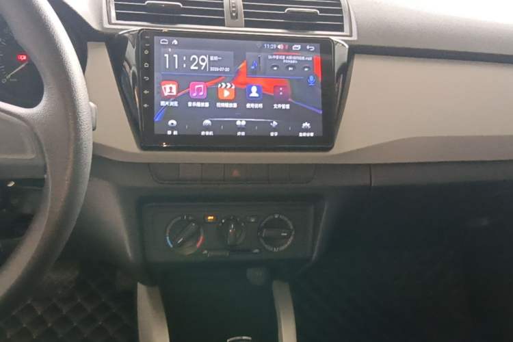 Used Skoda Fabia 2015 1.4L Automatic Front-Drive Model Audio And AC Panel