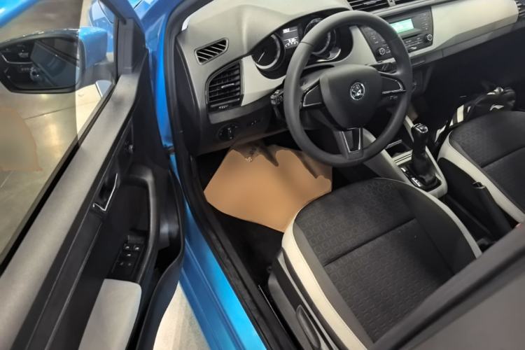 Used Skoda Fabia 2015 1.4L Automatic Front-Drive Model Driver Seat