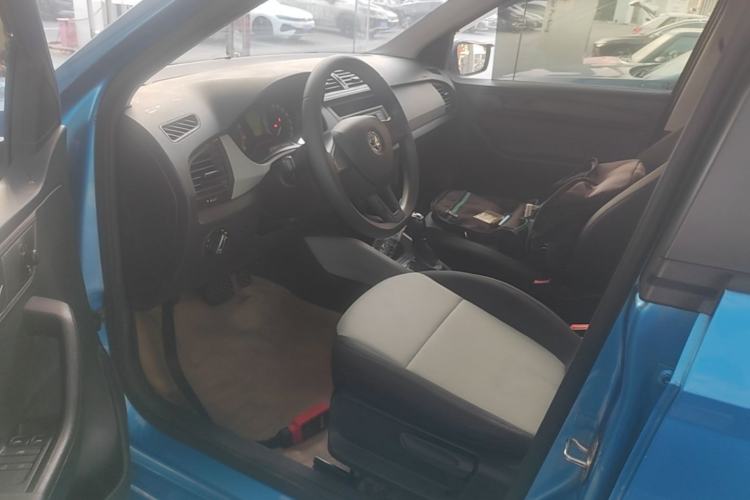 Used Skoda Fabia 2015 1.4L Automatic Front-Drive Model Driver Seat
