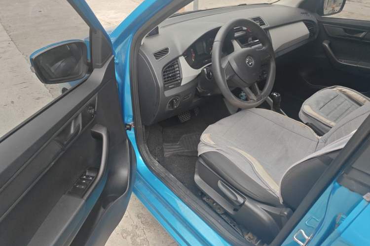 Used Skoda Fabia 2015 1.4L Automatic Front-Drive Model Driver Seat