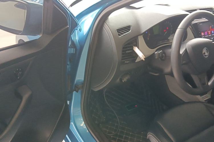 Used Skoda Fabia 2015 1.4L Automatic Front-Drive Model Driver Seat