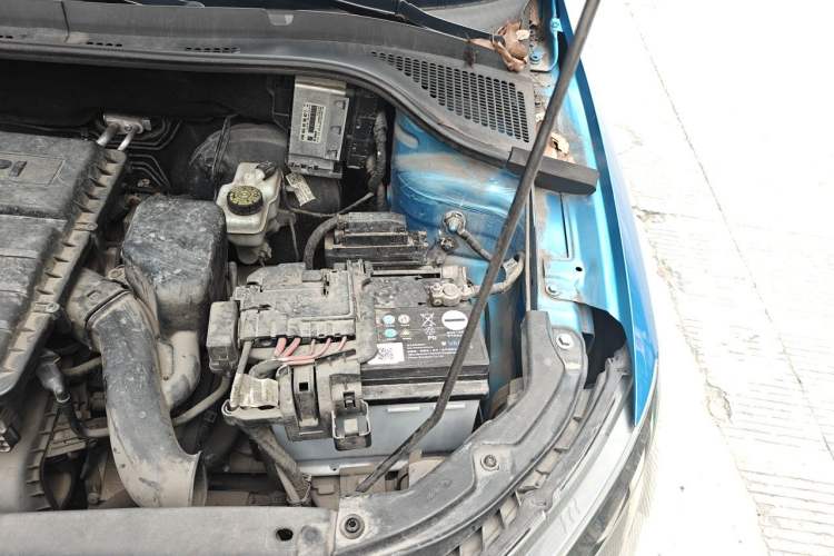 Used Skoda Fabia 2015 1.4L Automatic Front-Drive Model Engine Bay Left