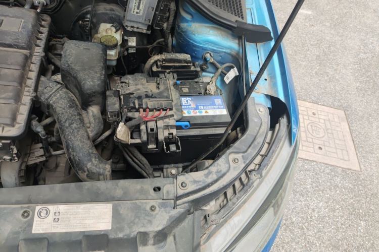 Used Skoda Fabia 2015 1.4L Automatic Front-Drive Model Engine Bay Left