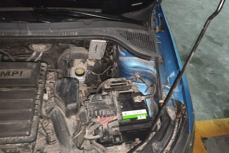 Used Skoda Fabia 2015 1.4L Automatic Front-Drive Model Engine Bay Left