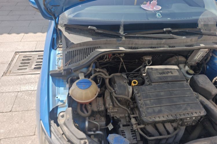 Used Skoda Fabia 2015 1.4L Automatic Front-Drive Model Engine Bay Right
