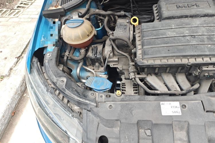 Used Skoda Fabia 2015 1.4L Automatic Front-Drive Model Engine Bay Right