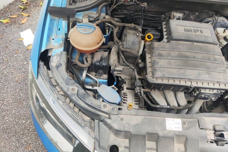 Used Skoda Fabia 2015 1.4L Automatic Front-Drive Model Engine Bay Right