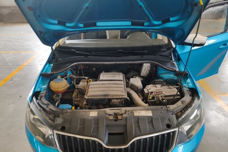 Used Skoda Fabia 2015 1.4L Automatic Chuanxing Edition Engine Bay