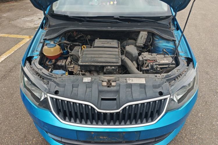Used Skoda Fabia 2015 1.4L Manual Front-Wheel Drive Model Engine Bay