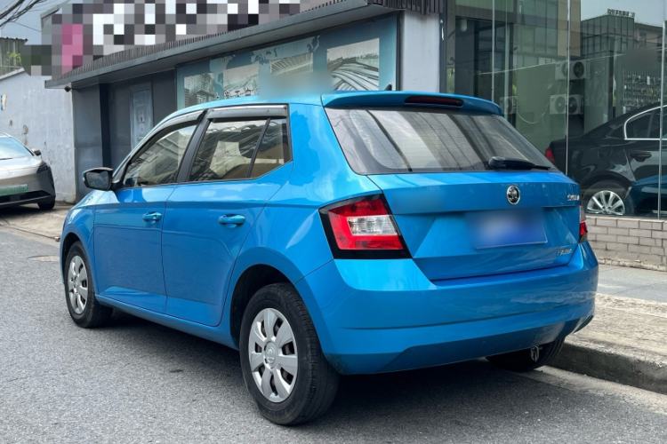 Used Skoda Fabia 2015 1.4L Automatic Front-Drive Model Exterior 4