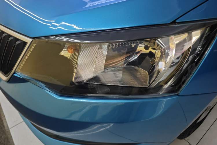 Used Skoda Fabia 2015 1.4L Automatic Front-Drive Model Exterior 4