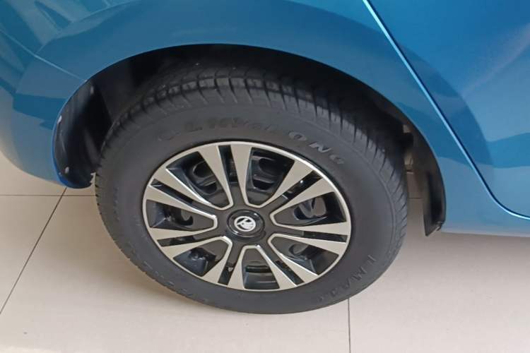 Used Skoda Fabia 2015 1.4L Automatic Front-Drive Model Exterior 5
