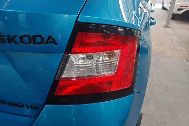 Used Skoda Fabia 2015 1.4L Automatic Chuanxing Edition Exterior 6