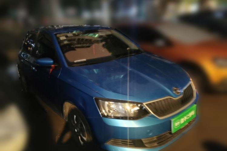 Used Skoda Fabia 2015 1.4L Automatic Front-Drive Model Front Right 45 Deg