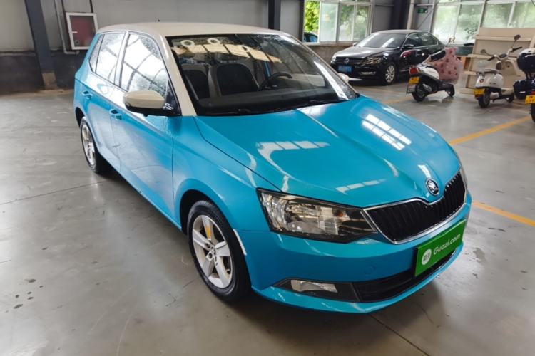 Used Skoda Fabia 2015 1.4L Automatic Chuanxing Edition Front Right 45 Deg
