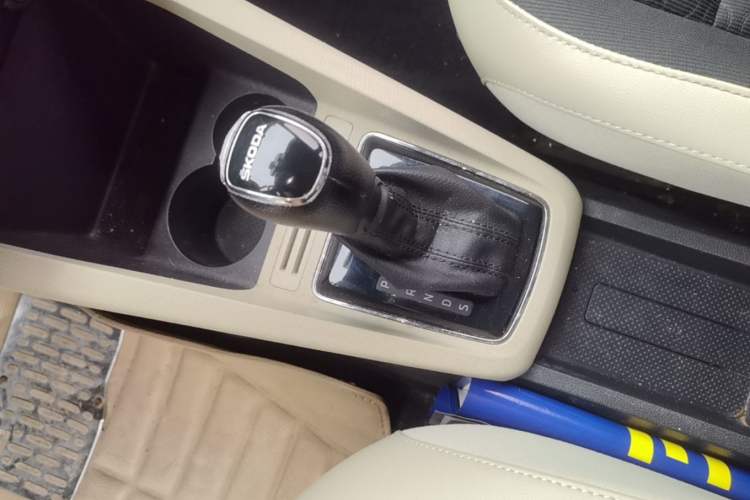 Used Skoda Fabia 2015 1.4L Automatic Chuanxing Edition Gear Lever