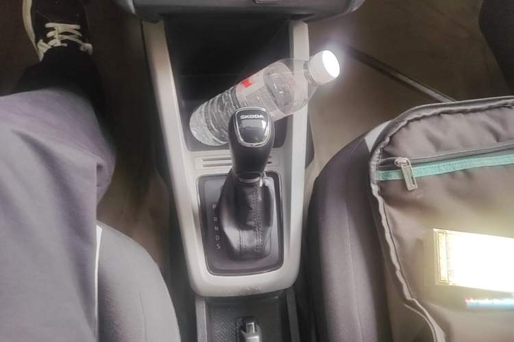 Used Skoda Fabia 2015 1.4L Automatic Front-Drive Model Gear Lever