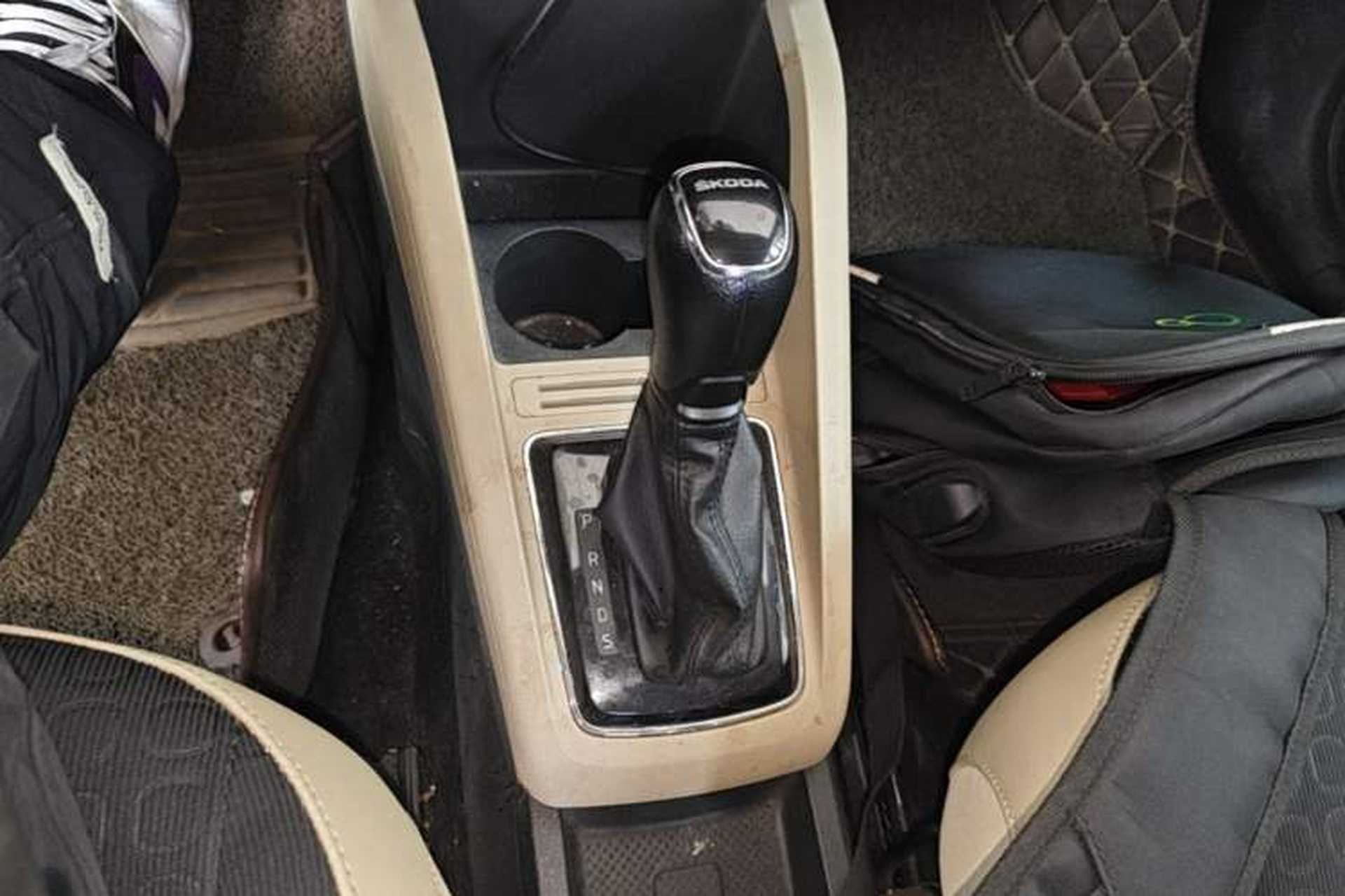 Used Skoda Fabia 2015 1.4L Automatic Chuanxing Edition Gear Lever