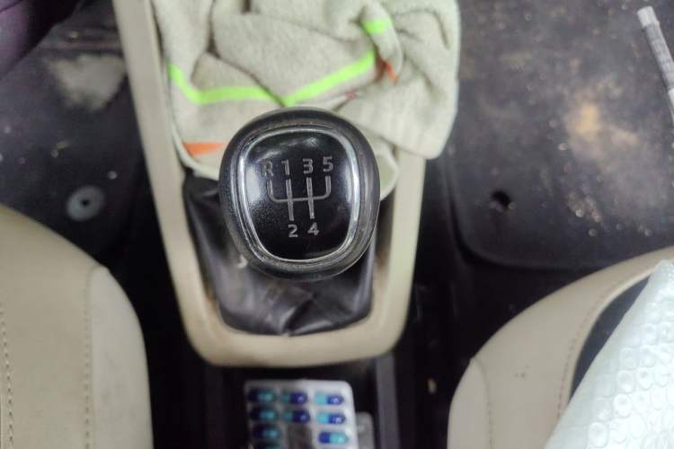 Used Skoda Fabia 2015 1.4L Manual Trend Edition Gear Lever