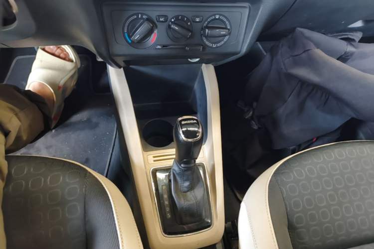 Used Skoda Fabia 2015 1.4L Automatic Chuanxing Edition Gear Lever