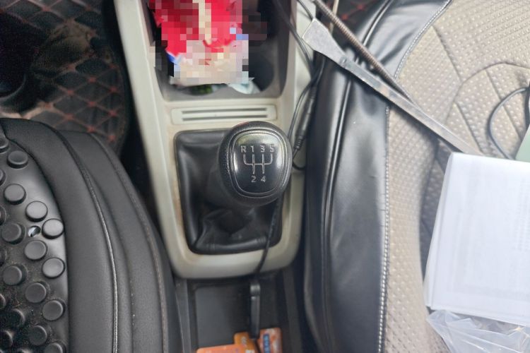 Used Skoda Fabia 2015 1.4L Manual Front-Wheel Drive Model Gear Lever