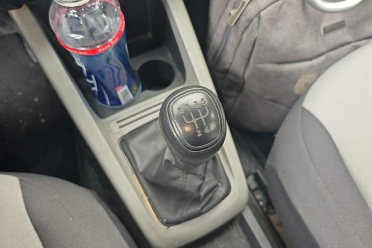Used Skoda Fabia 2015 1.4L Manual Front-Wheel Drive Model Gear Lever