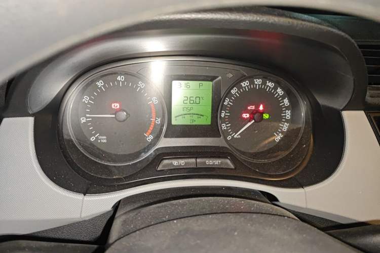 Used Skoda Fabia 2015 1.4L Automatic Front-Drive Model Instrument Cluster