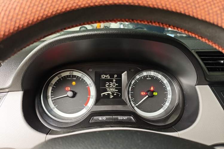 Used Skoda Fabia 2015 1.4L Automatic Front-Drive Model Instrument Cluster