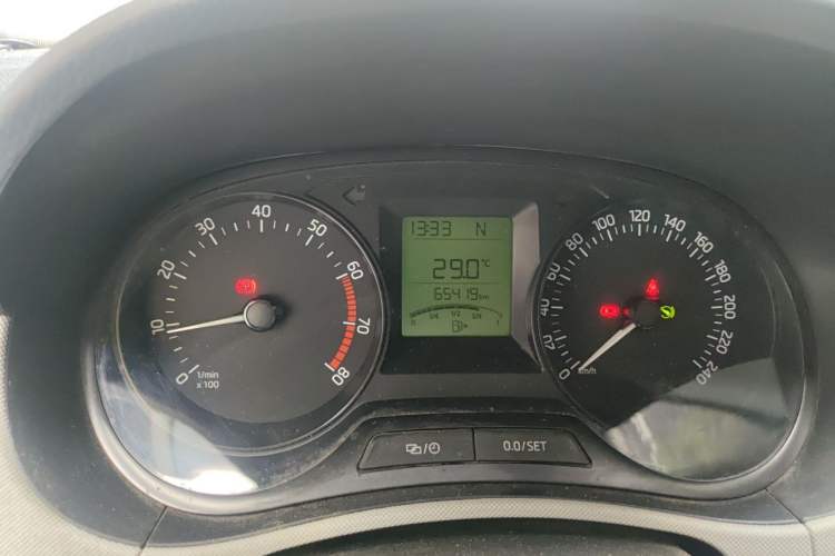 Used Skoda Fabia 2015 1.4L Automatic Front-Drive Model Instrument Cluster