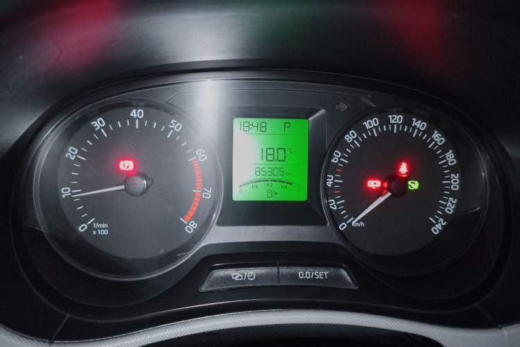 Used Skoda Fabia 2015 1.4L Automatic Front-Drive Model Instrument Cluster