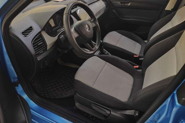Used Skoda Fabia 2015 1.4L Automatic Front-Drive Model Interior 2