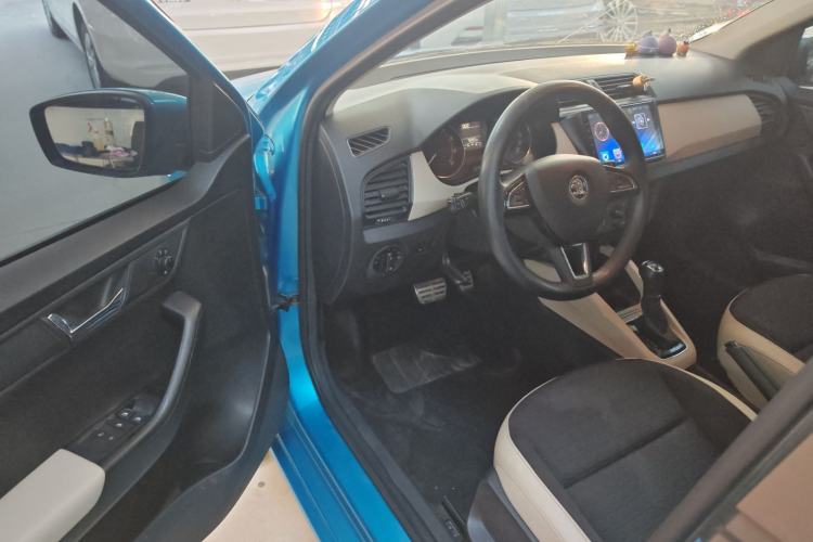 Used Skoda Fabia 2015 1.4L Automatic Chuanxing Edition Interior 3