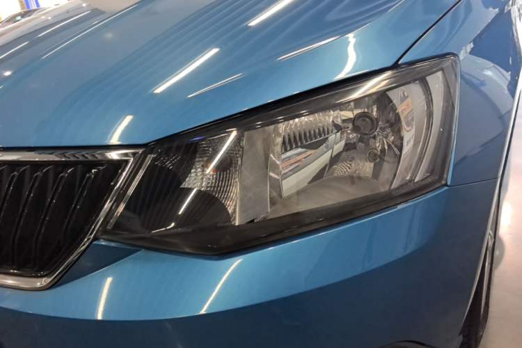 Used Skoda Fabia 2015 1.4L Automatic Front-Drive Model Left Front Headlight
