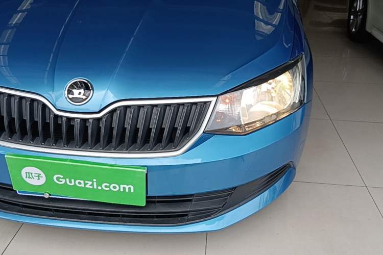 Used Skoda Fabia 2015 1.4L Automatic Front-Drive Model Left Front Headlight