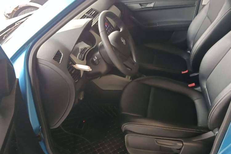 Used Skoda Fabia 2015 1.4L Automatic Front-Drive Model Left Front Seat