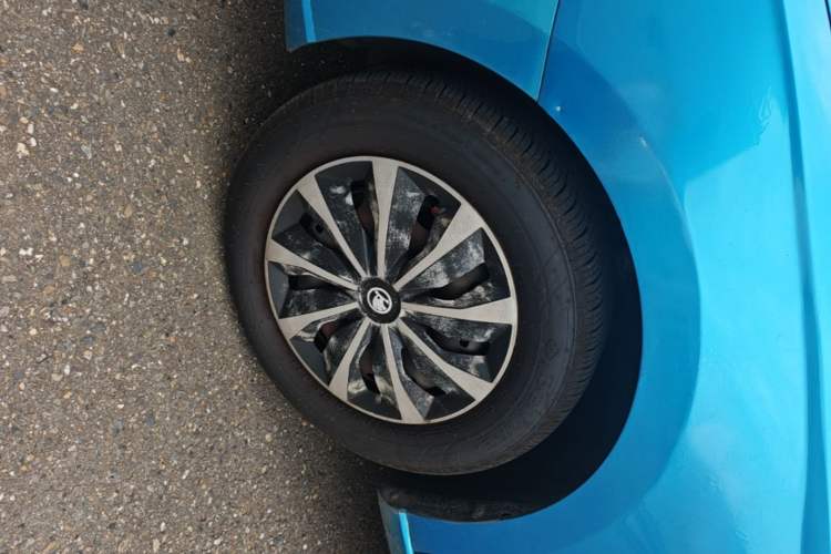 Used Skoda Fabia 2015 1.4L Manual Front-Wheel Drive Model Left Front Wheel Hub