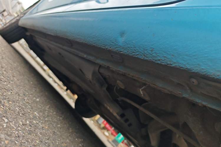 Used Skoda Fabia 2015 1.4L Manual Front-Wheel Drive Model Left Side Sill