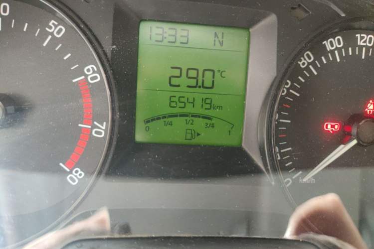 Used Skoda Fabia 2015 1.4L Automatic Front-Drive Model Odometer Close Up